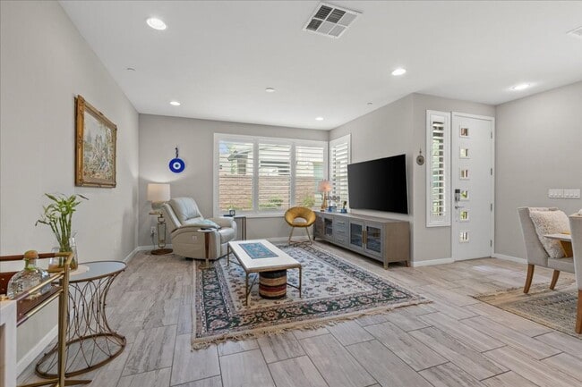 Building Photo - Luxurious, Modern, Completely Renovated 3 Bedroom Home In the Heart of Summerlin