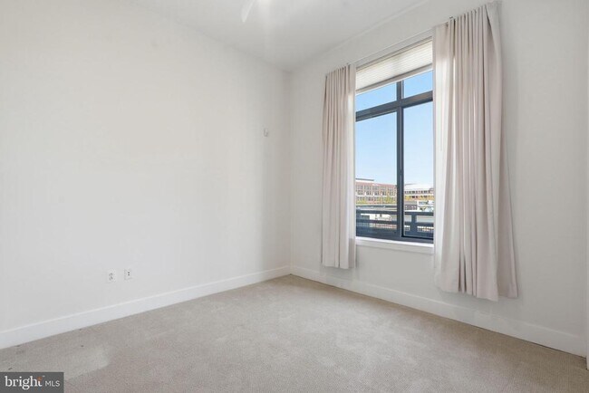 Building Photo - 520 John Carlyle St