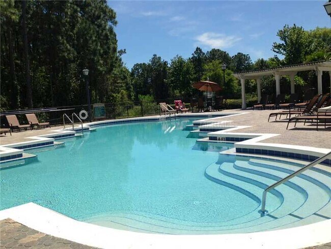 Building Photo - WATERFORD LAKES: 2bed/2bath on the 3rd flo...