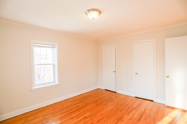 Building Photo - 1217 Harvard Terrace