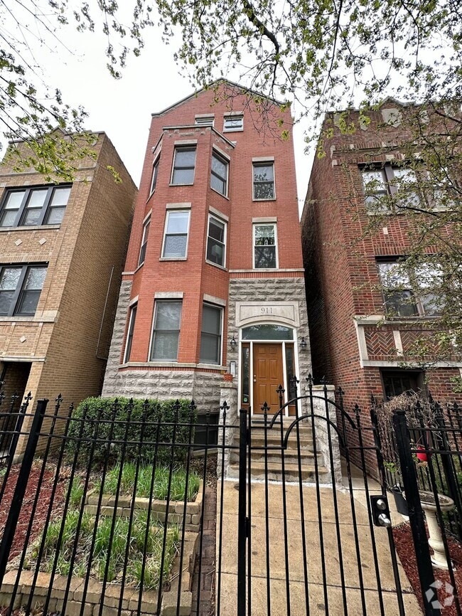 Building Photo - 911 W Wrightwood Ave