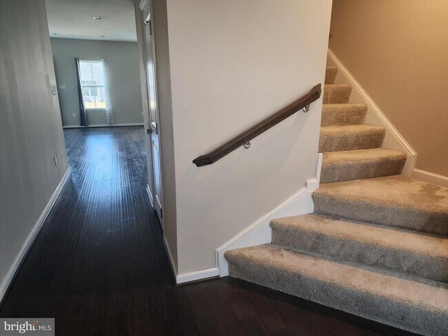 Building Photo - 439 Goodwick Dr