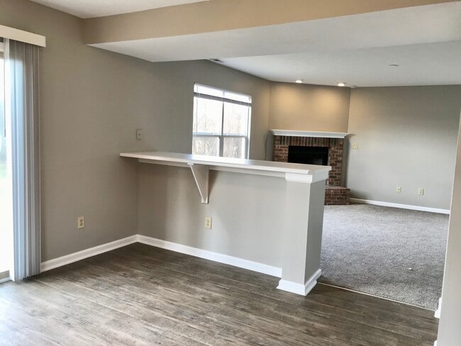 Building Photo - 4 Bedroom 2.5 Bathroom Two Story Brick Front Home in Pike Township!