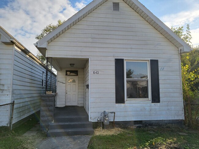 Building Photo - 2 Bed/1 Bath