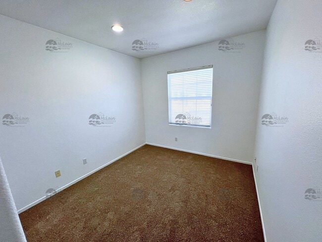 Building Photo - End unit 4 Bedroom House Available Now in ...