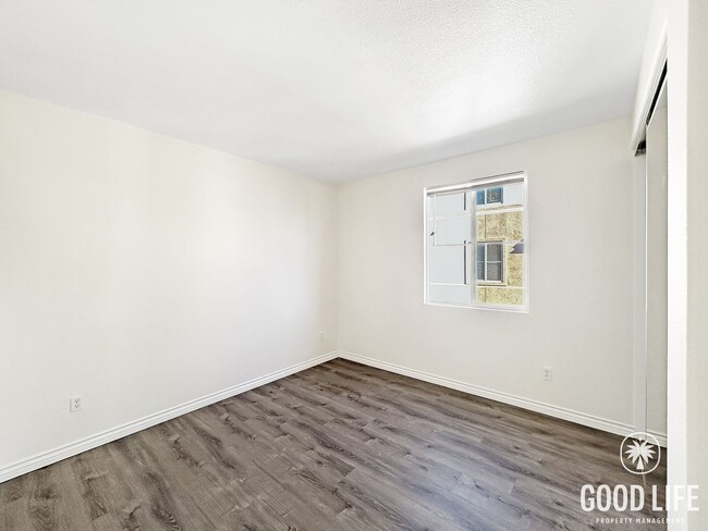 Building Photo - Beautiful 3BD/3BA W/ A/C, Attached Garage, and Community Pool in Kearny Mesa!