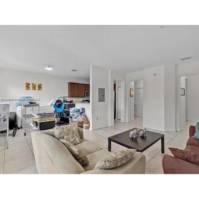 Building Photo - 10620 NW 88th St