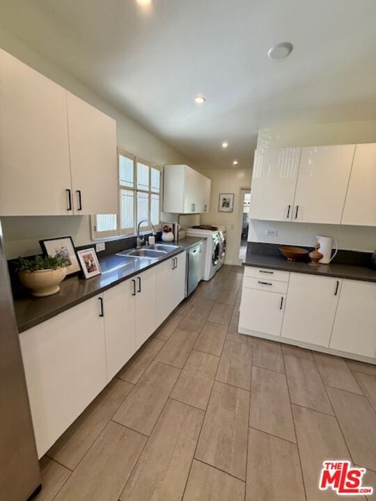 Building Photo - 2103 Holmby Ave