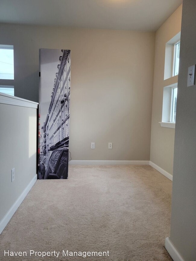 Building Photo - 4 br, 2.5 bath House - 5915 Alaska Ct