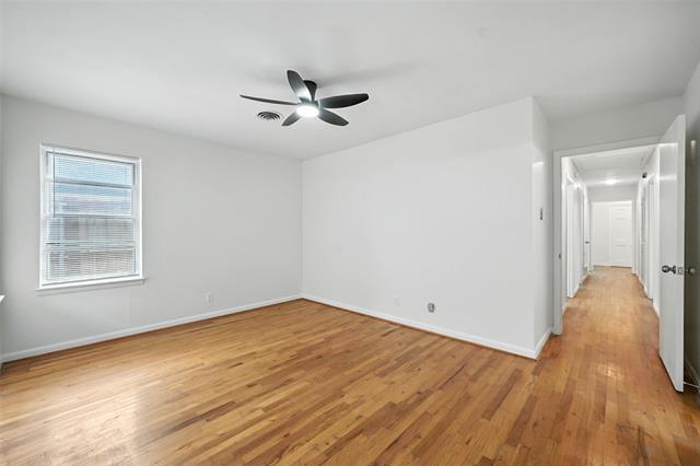 Building Photo - 304 N Bonham Dr