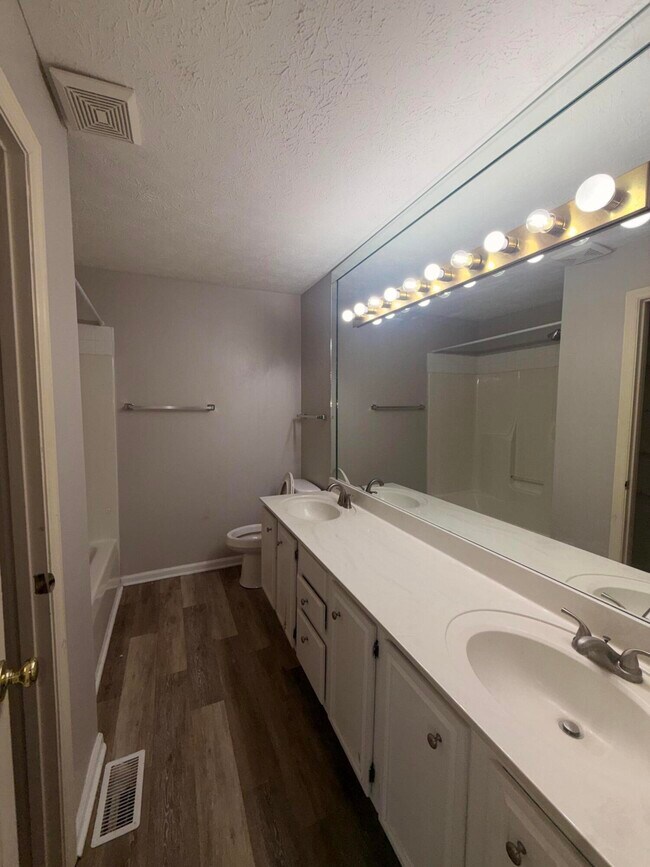 Building Photo - 3820 Muirfield Pl