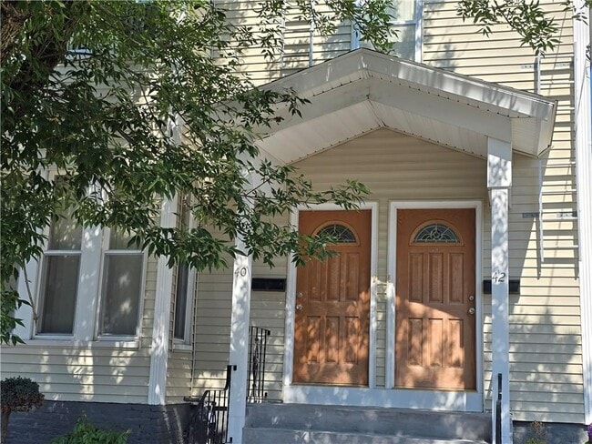 Primary Photo - 40 Summit St