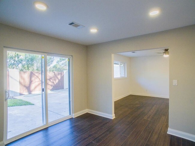 Building Photo - 10602 Riverview Dr