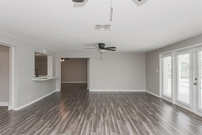 Building Photo - 4400 Old Colony Rd