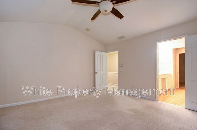 Building Photo - 10146 Blakeney Preserve Dr