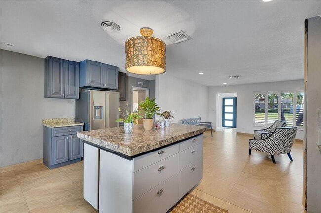 Building Photo - 1736 NW 38th St