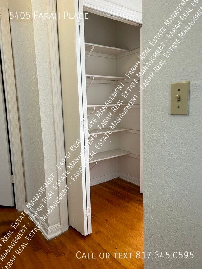 Building Photo - 5405 Farah Pl