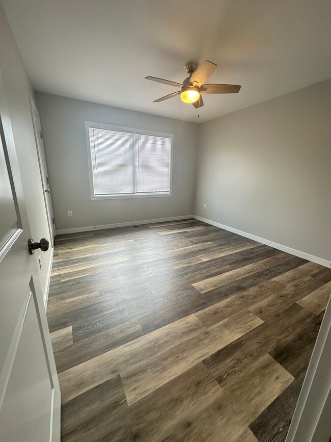 Building Photo - Staunton Apartments 301-314