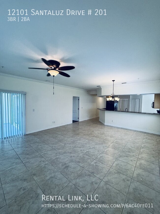 Building Photo - 12101 Santaluz Dr