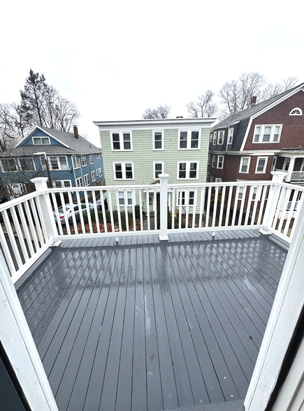 Private deck - 70 Saint Rose St