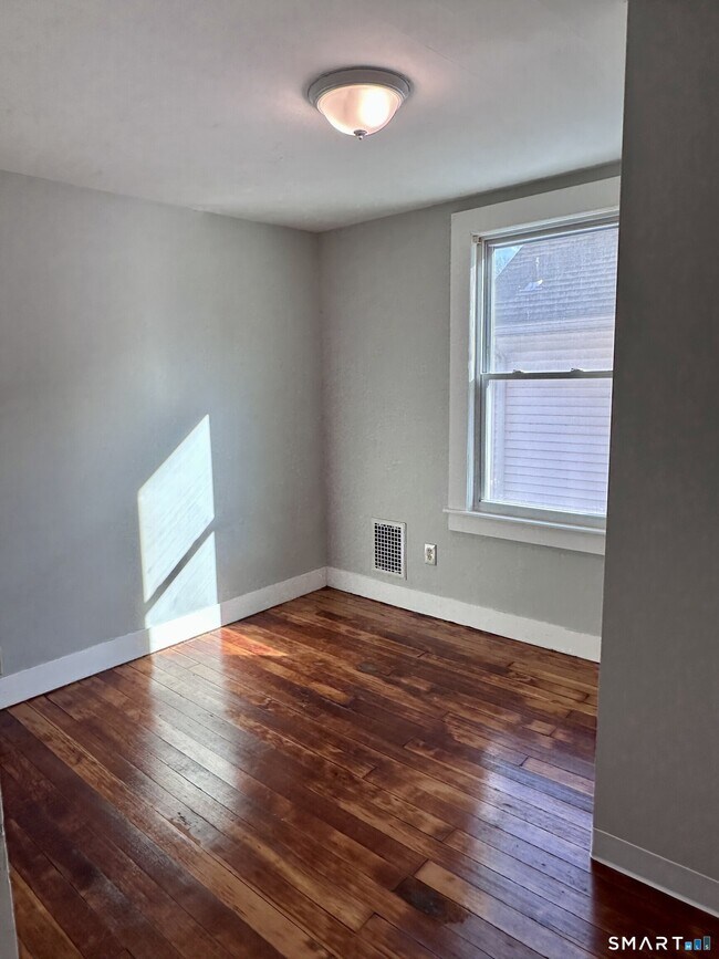 Building Photo - 24-26 Dean Ave