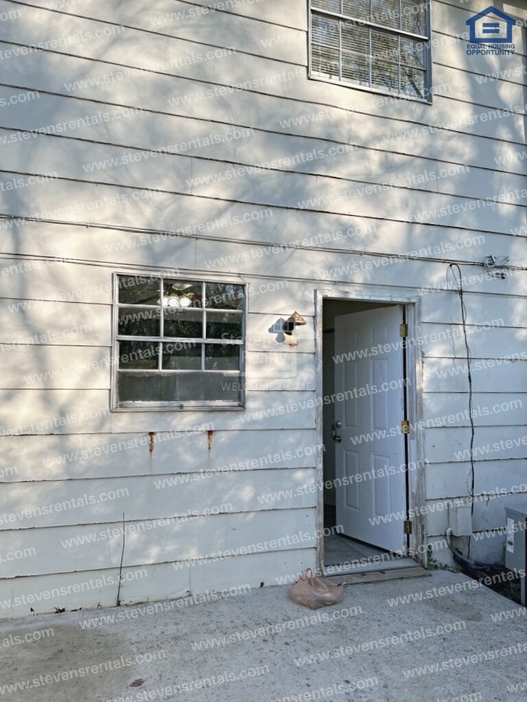 Building Photo - 4125 Wilkesview Dr