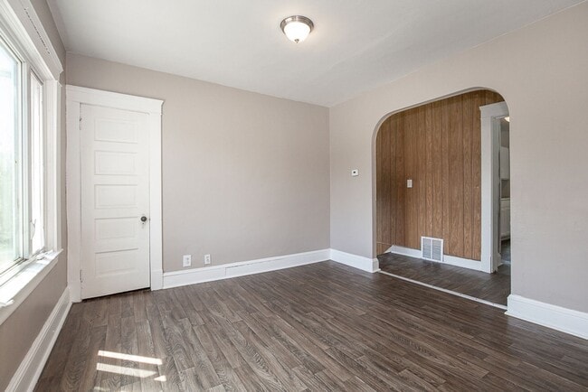 Building Photo - 3408 E 140th St