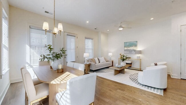 Building Photo - Sleek 3BR Stunner Near Historic Downtown Franklin