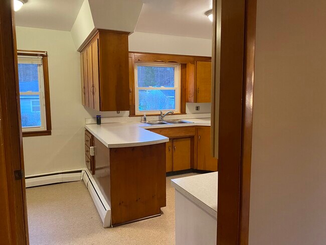 Building Photo - 200 Woodside Dr