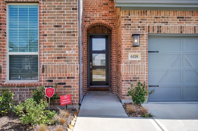 Building Photo - 6118 Waterman Lk Ln