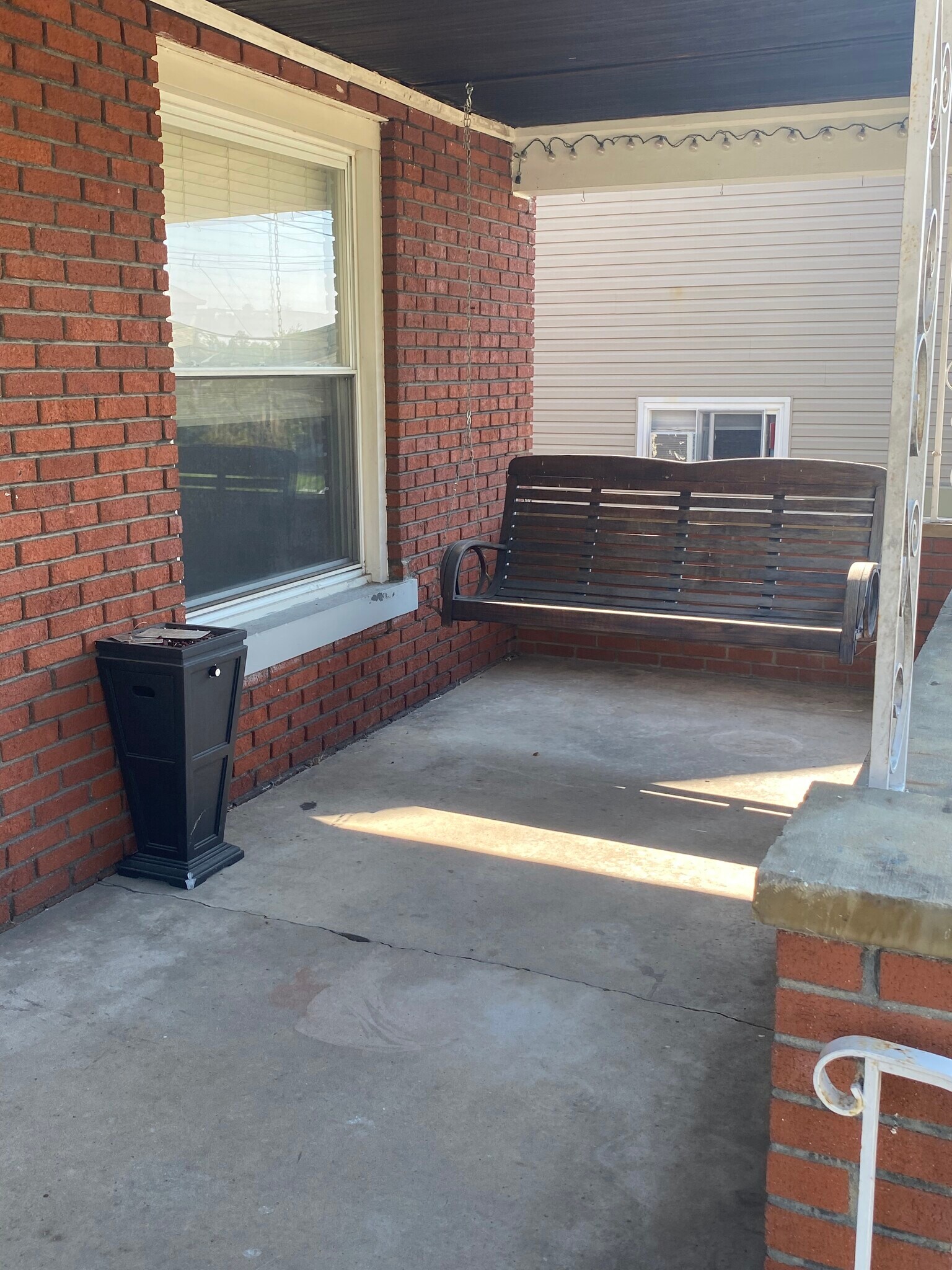 Building Photo - 508 Dick St