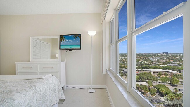 Building Photo - 4010 Galt Ocean Dr