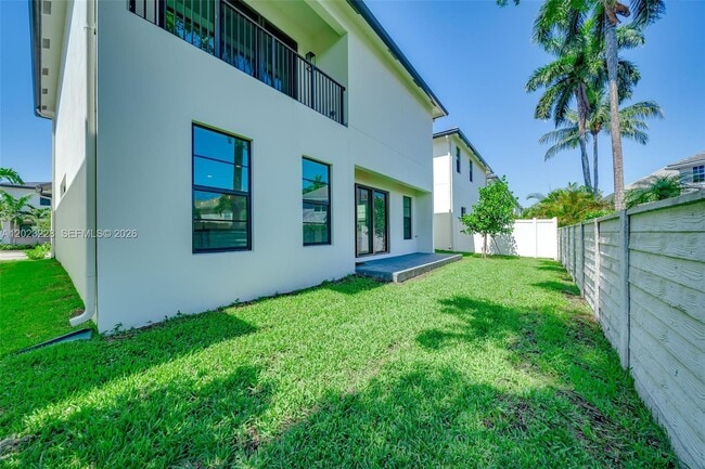 Building Photo - 1427 SW 23rd St