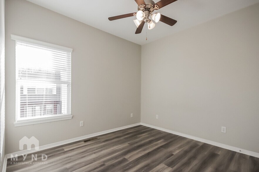 Building Photo - 1730 N Reno Dr