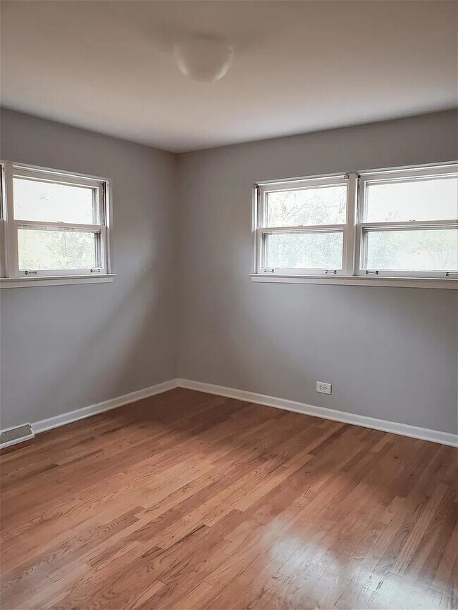 Building Photo - 312 Sunset Dr