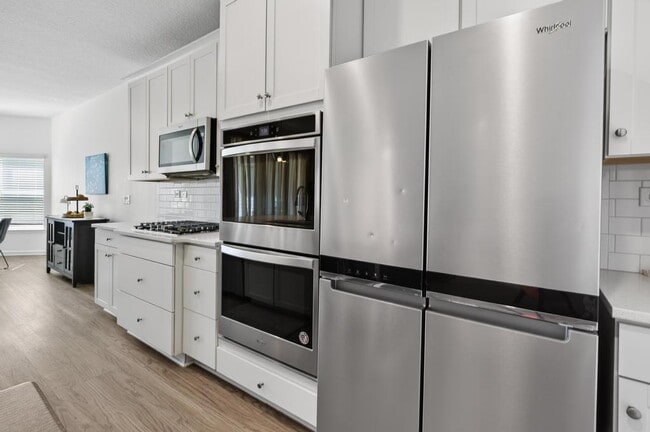 Building Photo - 67 Windermere Way