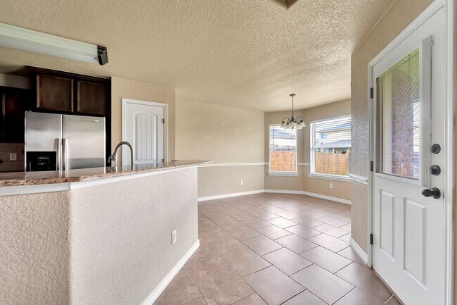 Building Photo - 2103 Coy Dr