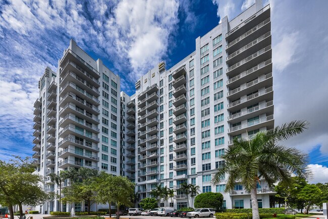 Building Photo - 300 S Australian Ave