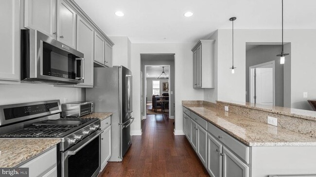 Building Photo - 7674 Maple Lawn Blvd