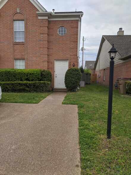 Building Photo - 7746 Shadowland Dr
