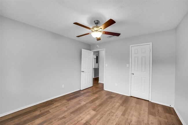Building Photo - 13618 Piney Oaks Dr