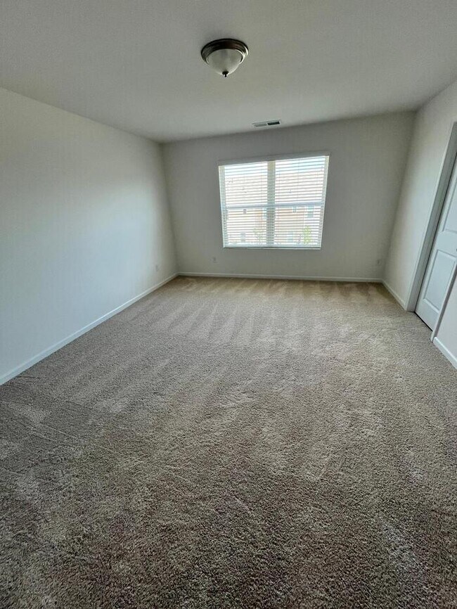 Building Photo - 2690 Yeager Dr NW