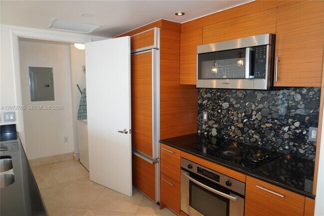 Building Photo - 50 Biscayne Blvd