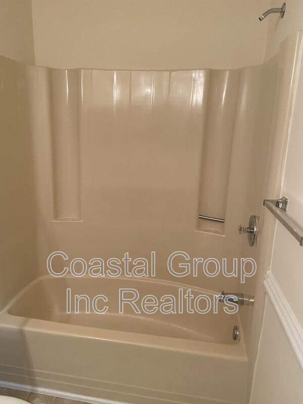 Building Photo - 1020 Colonial Meadows Way
