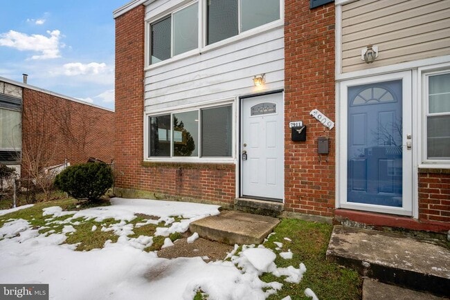 Building Photo - 7911 Bank St