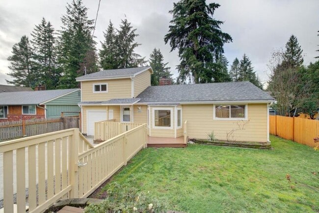Primary Photo - 3 bedroom in Shoreline WA 98133