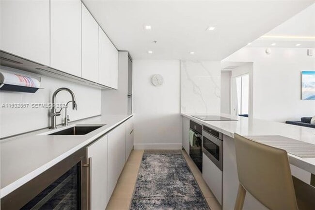 Building Photo - 6899 Collins Ave