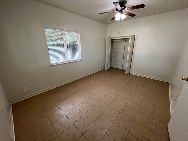 Building Photo - Country home coming soon!