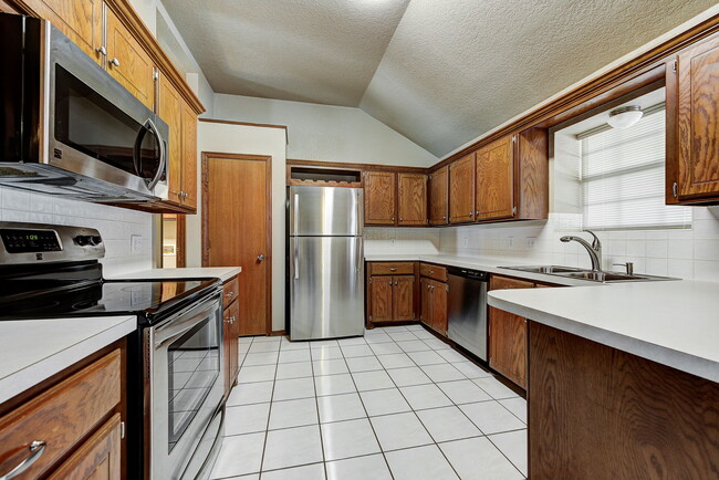 Building Photo - 2908 Astor Dr