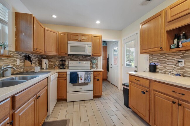 Building Photo - 310 Lancaster Dr